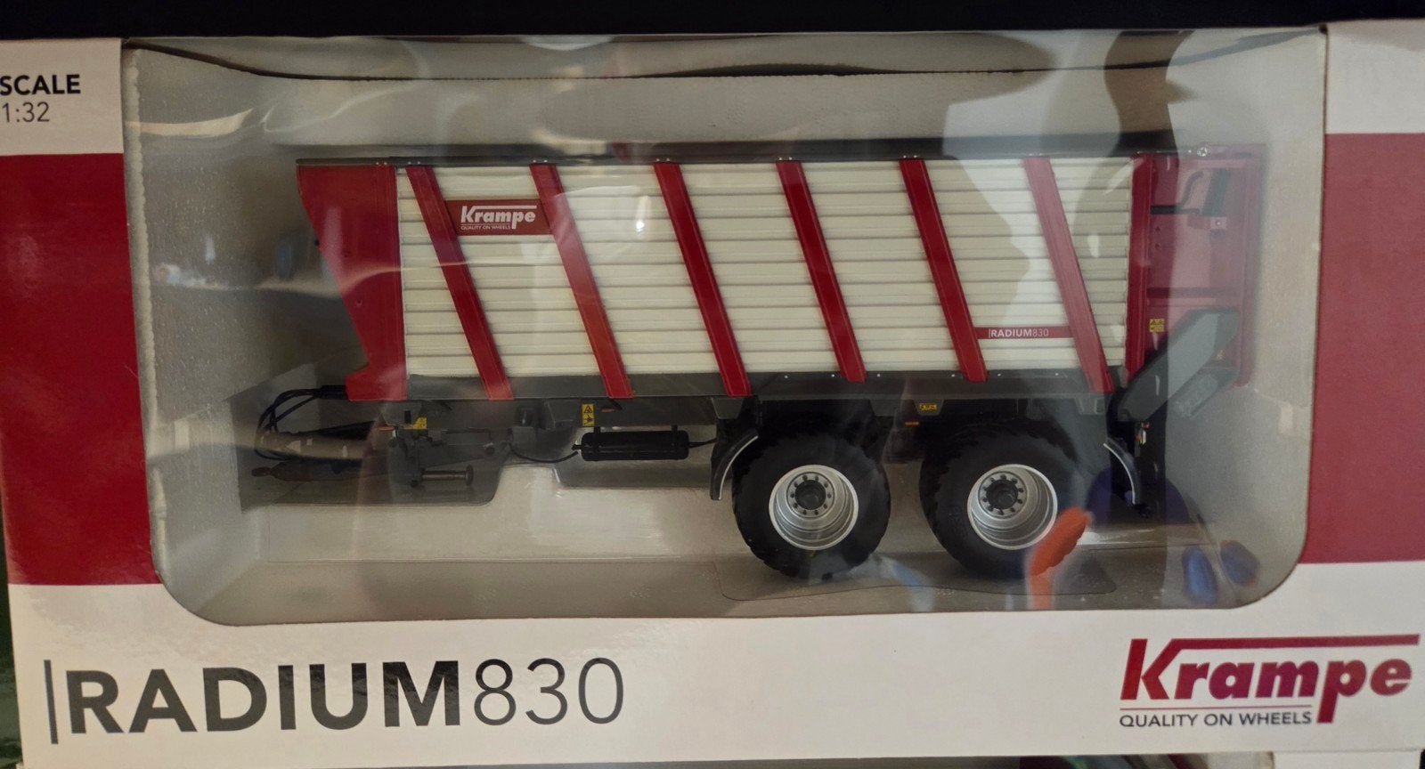 Krampe Radium 830 Kipper Model 1:32 - Nieuw in Doos, Ophalen of Verzenden, Nieuw, Tractor of Landbouw, Universal Hobbies