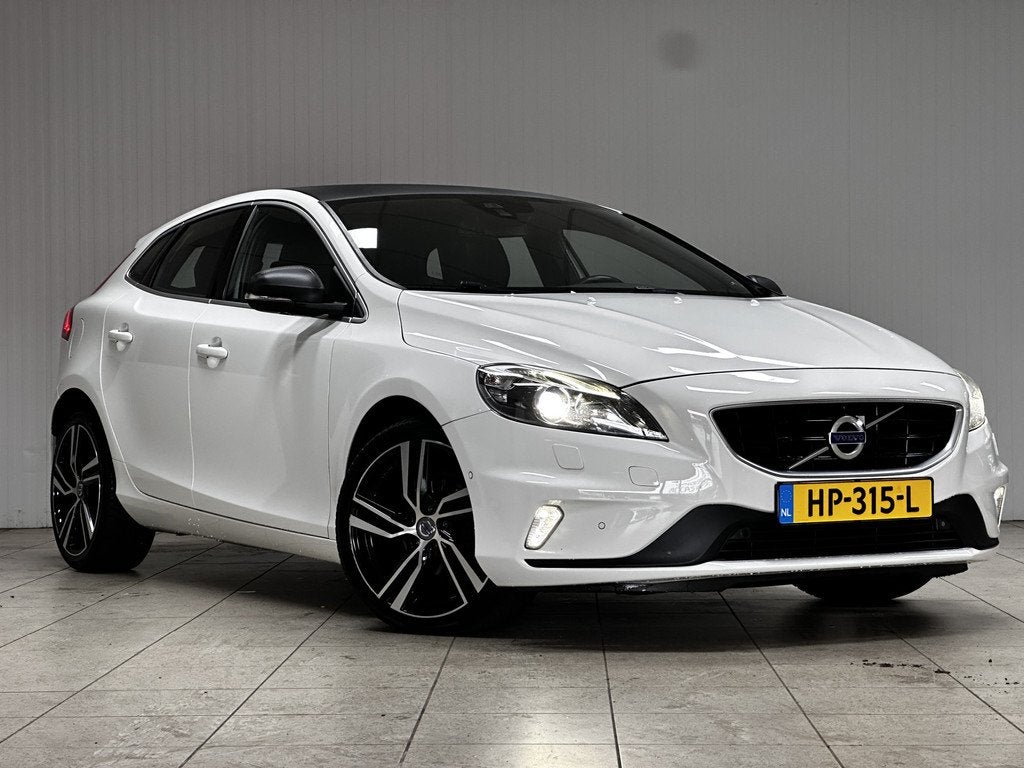 Volvo V40 2.0 D2 R-Design/ 18'' LMV/ Bi-Xenon/ Zwarte-Hemel/, Voorwielaandrijving, Gebruikt, 4 cilinders, 1969 cc