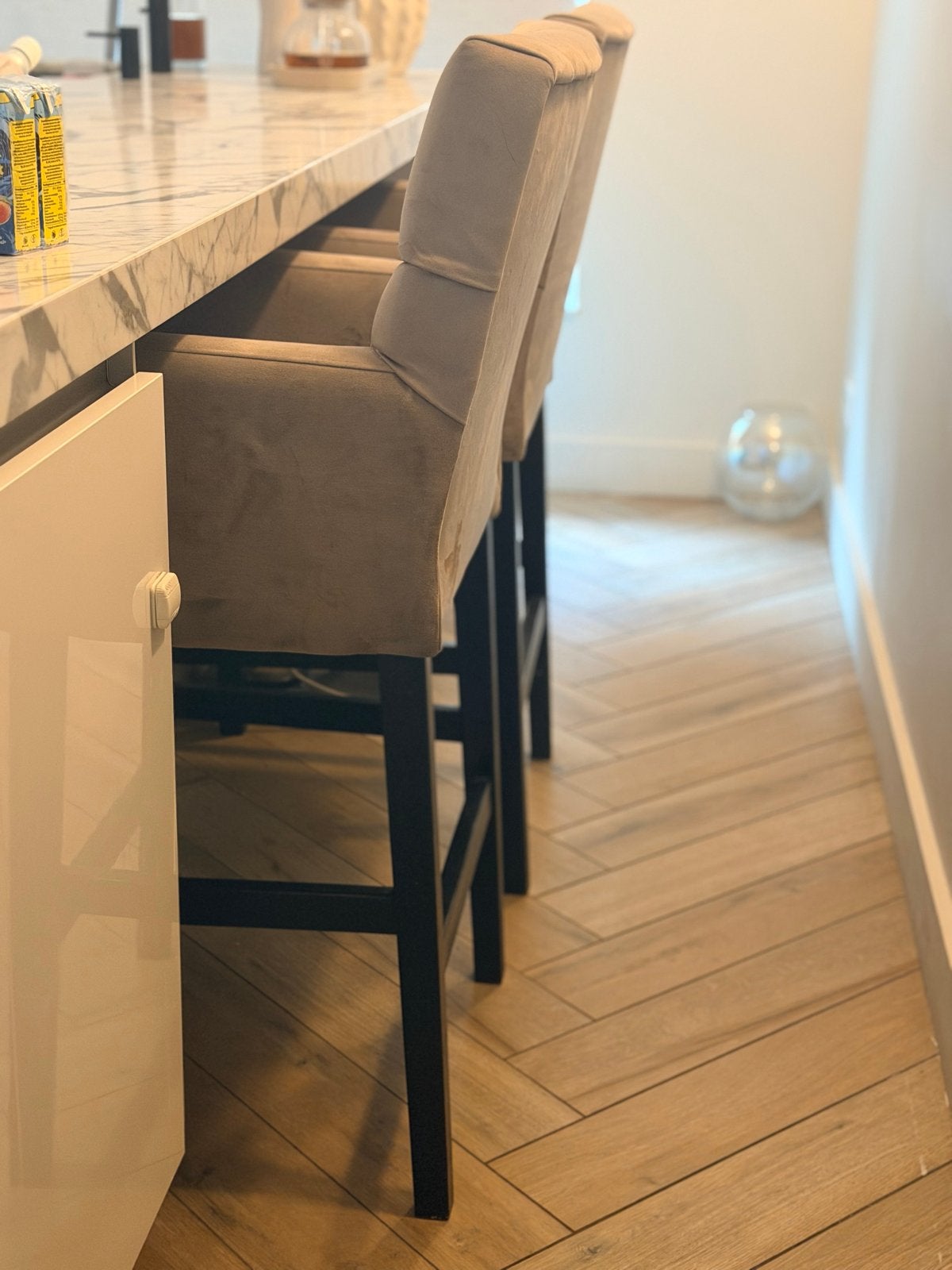 Luxe barstoelen met armleuningen - 2 stuks, Ophalen of Verzenden, Zo goed als nieuw, 90 cm of meer, Hout