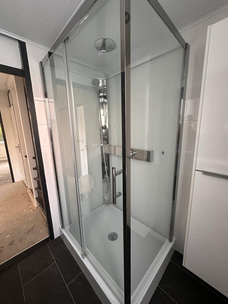 Novellini Douchecabine met regendouche en zitje, Ophalen of Verzenden, Zo goed als nieuw, Met douche
