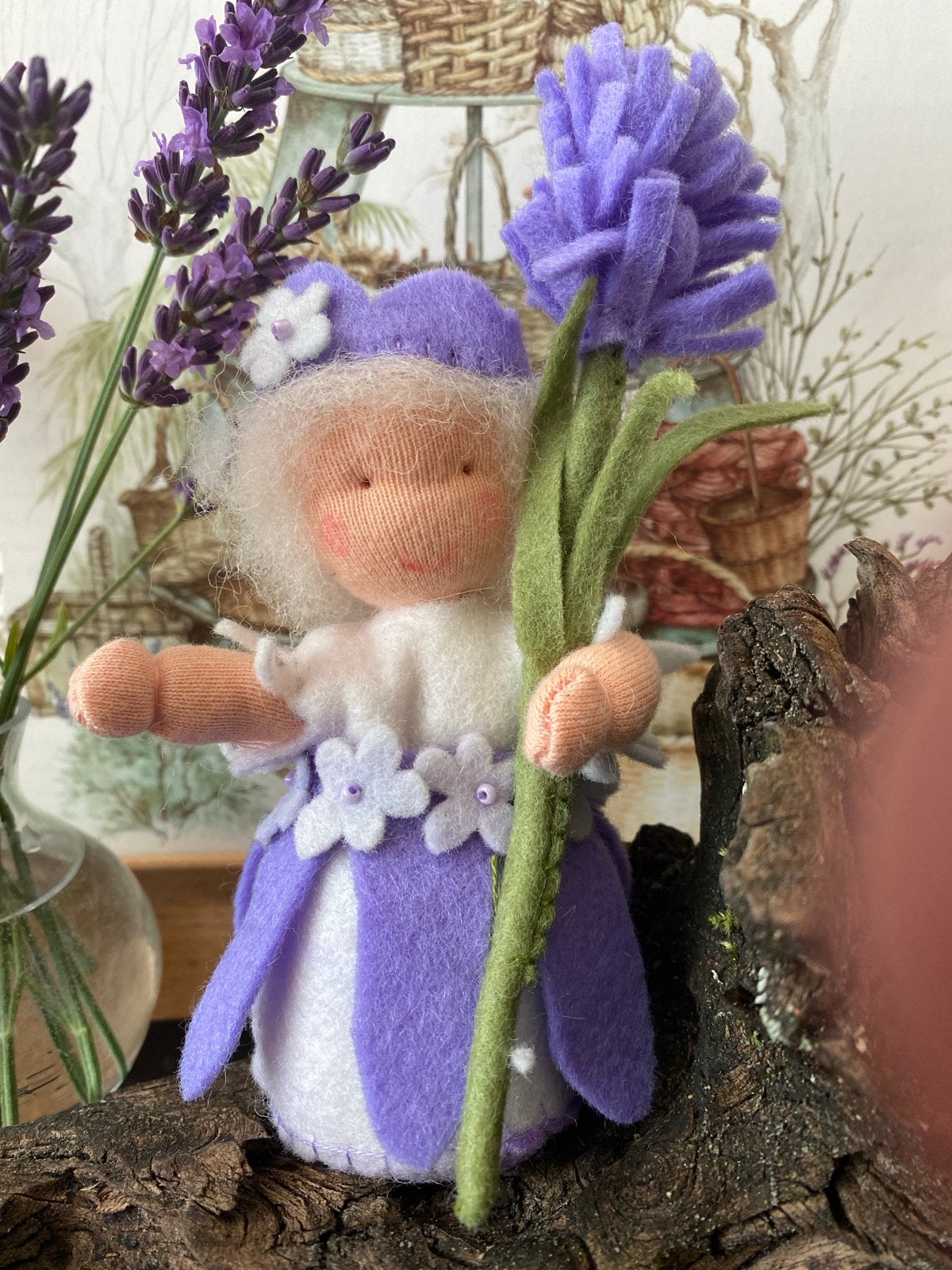 Lavendel waldorf bloemenkind, Ophalen of Verzenden, Nieuw, Figuurtje(s), Wolvilt