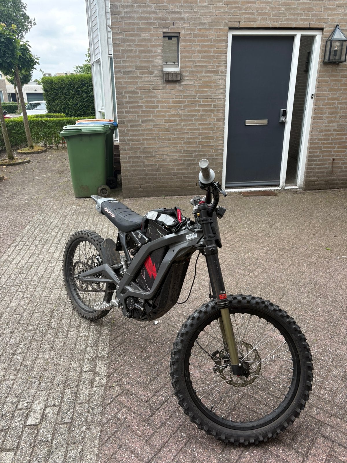 Surron LBX 2020 – 82V | 42kW | 60 PK | 130+ km/u | wok!, Fietsen en Brommers, Ophalen, Overige merken