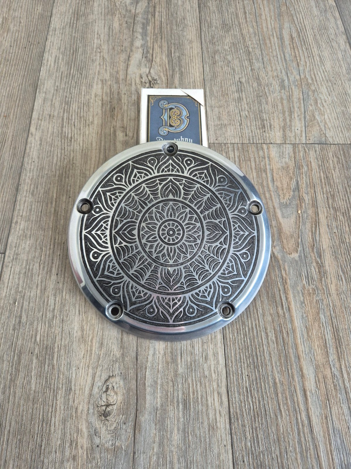 Gegraveerde derby cover voor Harley., Ophalen of Verzenden