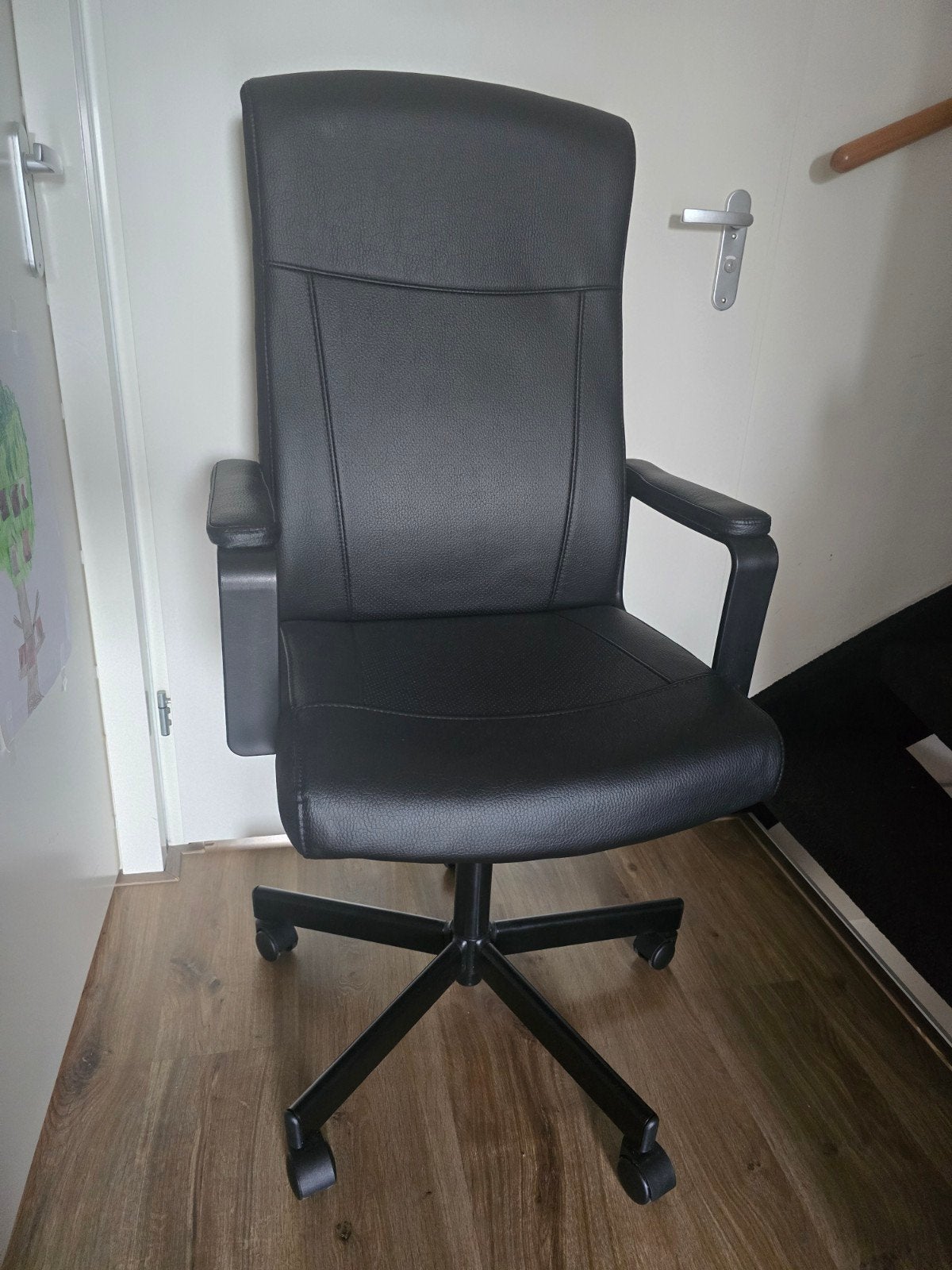 Ikea bureaustoel zwart leer - Zo goed als nieuw, Huis en Inrichting, Ophalen of Verzenden, Zo goed als nieuw, Zwart, Bureaustoel