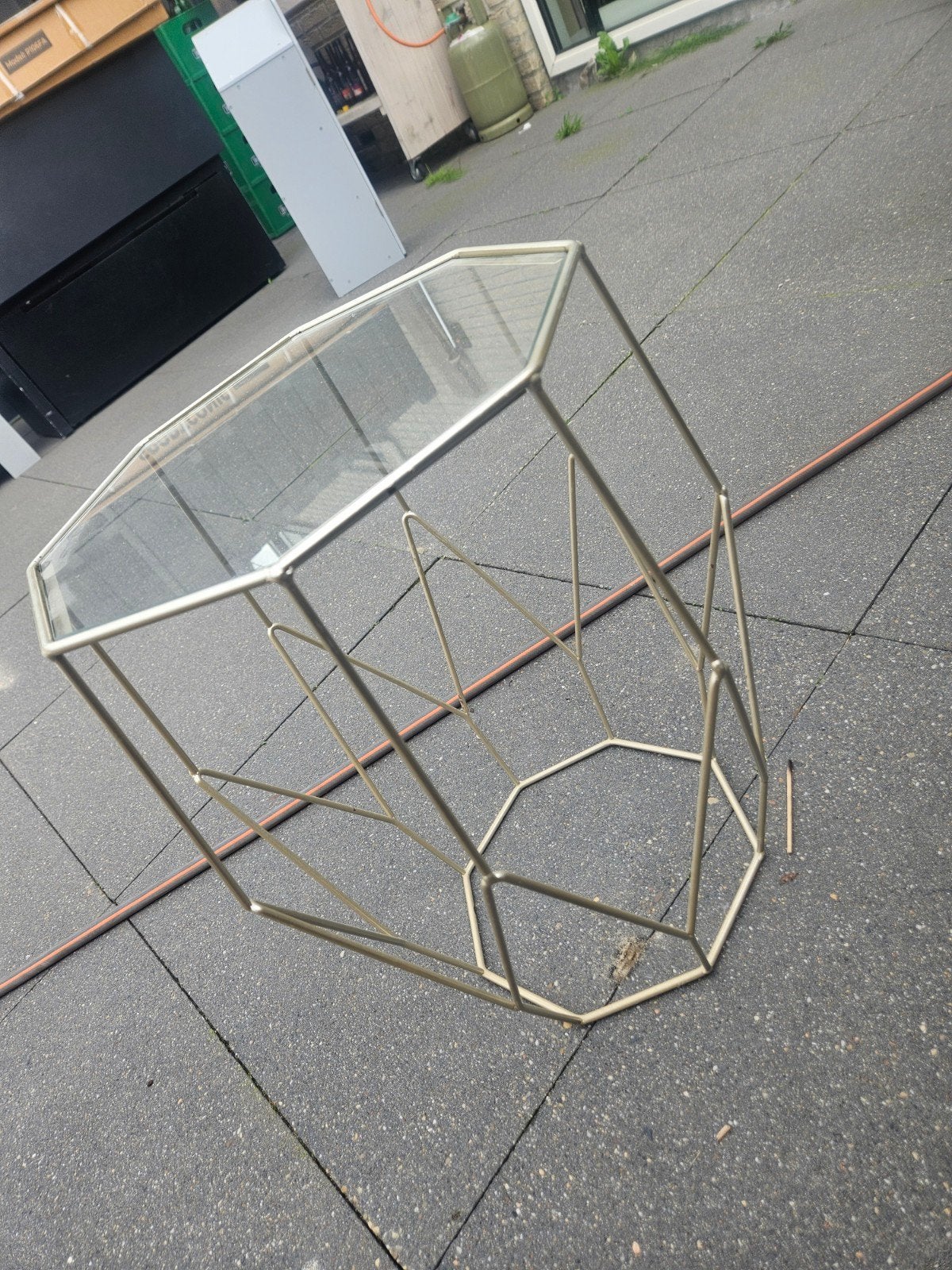 een mooie bijzet tafel met glass, Ophalen of Verzenden