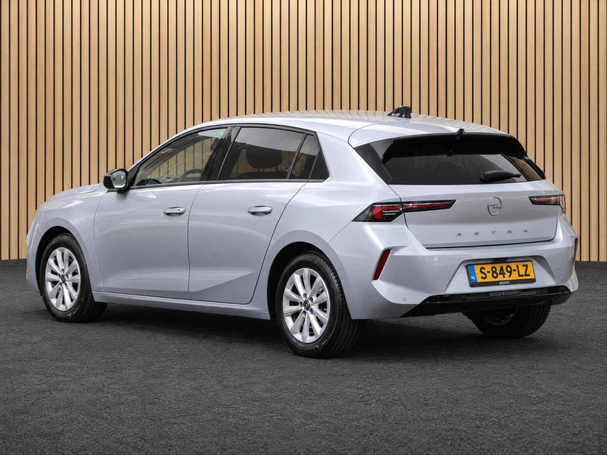 Opel Astra 1.2T 110 EDITION Camera / Navi / Apple Carplay, 12 maanden, Stof, Euro 6, Origineel Nederlands