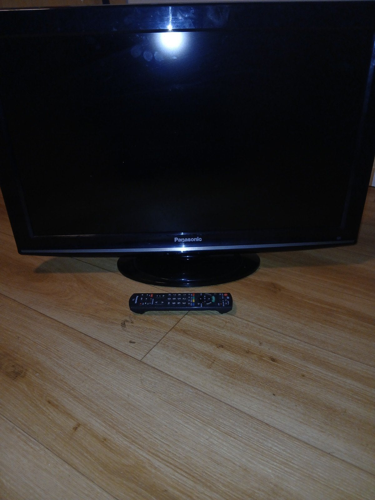 Panasonic TX-L32X15E LCD TV met afstandsbediening