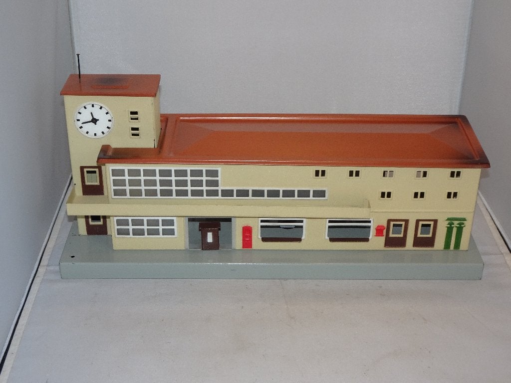 Marklin 800 metalen station 418/8 zeer mooi * deels ovp(906), Hobby en Vrije tijd, Modeltreinen | H0, Gelijkstroom of Wisselstroom
