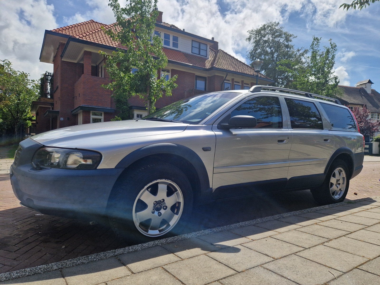 Volvo XC70 2.5 T AWD Geartronic 2003 Grijs, Auto's, Automaat, 1800 kg, Zwart, XC70
