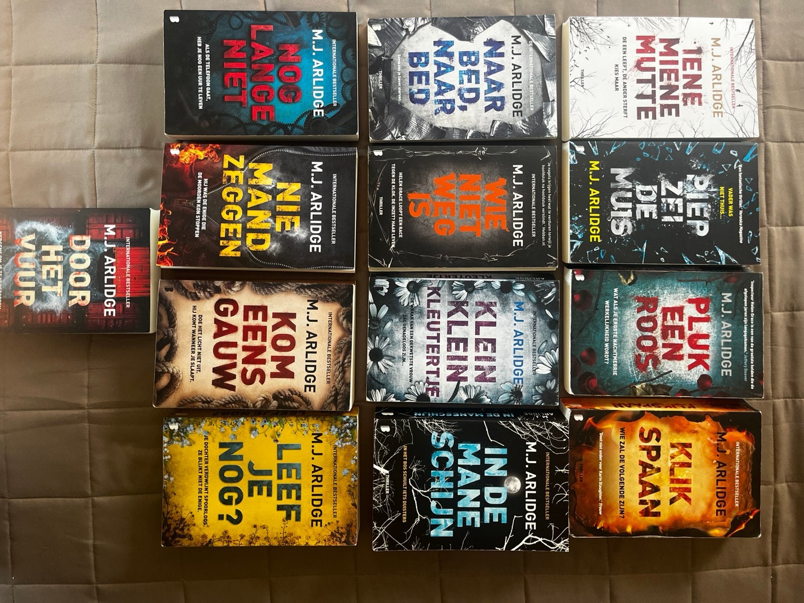 M.J Arlidge Helen Grace serie, Boeken, Ophalen of Verzenden, Zo goed als nieuw