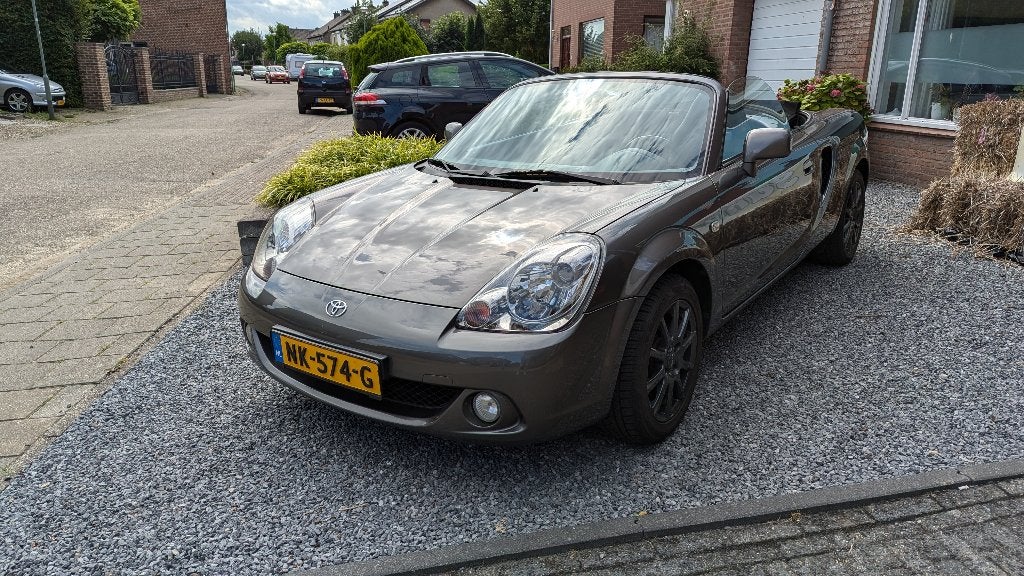 Toyota MR2 1.8 16V 2004 Grijs, Auto's, 4 cilinders, Lederen bekleding, Handgeschakeld, 140 pk
