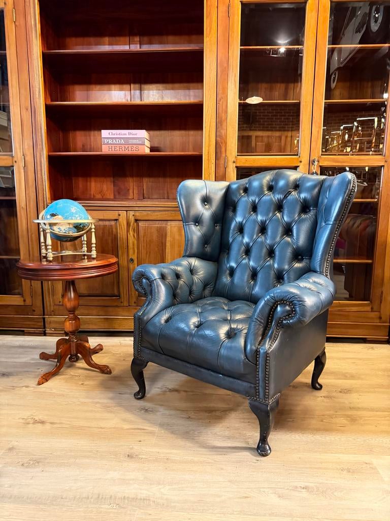 2 unieke chesterfield oorfauteuils in jeans blue leer, Ophalen, Gebruikt, Leer, Orginele chesterfield