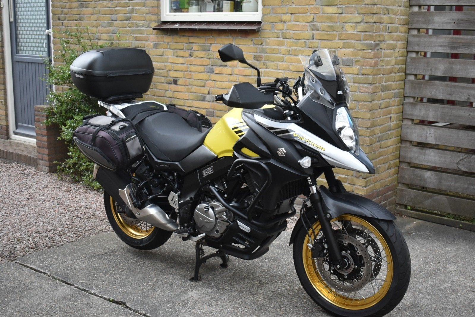 Suzuki V-Strom 2017 xta, incl. navi en vol accessoires, 2 cilinders, Occasion, Particulier, Meer dan 35 kW