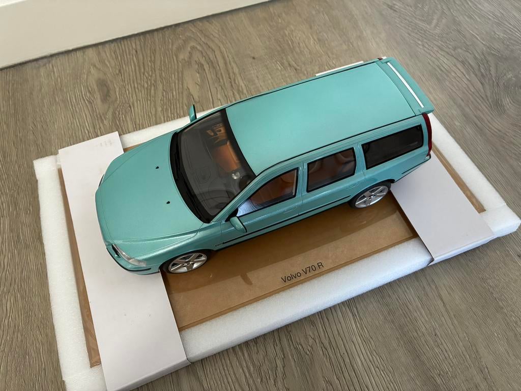 Volvo V70 R Flash Green - DNA Collectibles 1:18, Ophalen of Verzenden, Nieuw