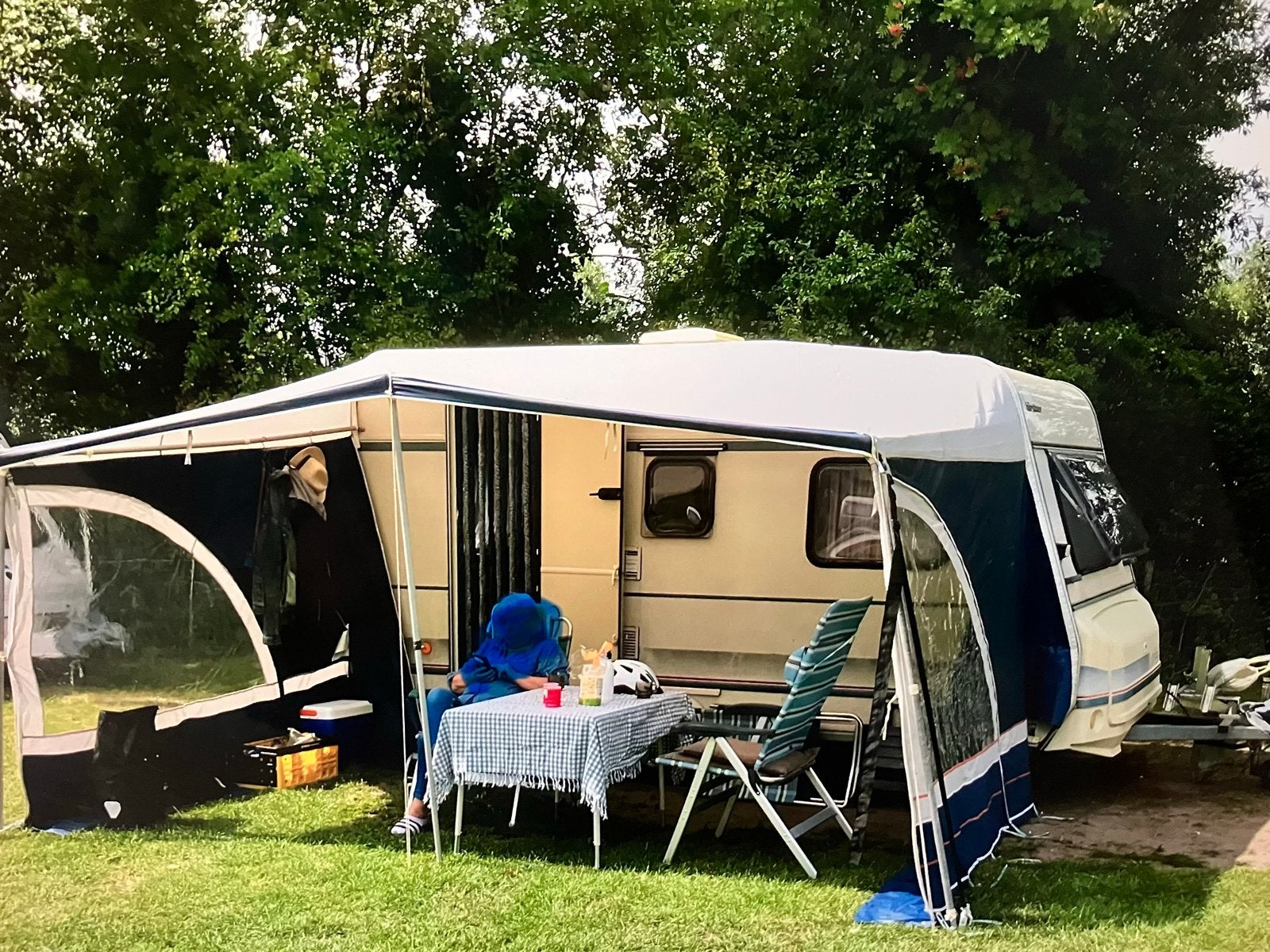 Bürstner Holiday Caravan uit 1993 - Compact en Compleet, Caravans en Kamperen, Caravans, Omvormbare zithoek, Treinzit, Particulier