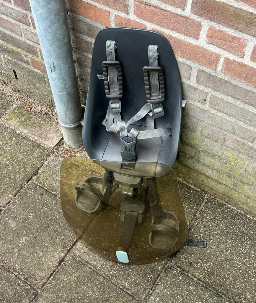 voorzitje, Fietsen en Brommers, Fietsaccessoires | Fietsstoeltjes, Ophalen of Verzenden, Gebruikt, Voorzitje, Voetsteuntjes