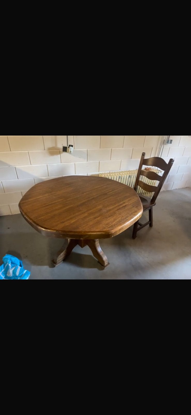 Tafels met 4 stoelen, Huis en Inrichting, Tafels | Eettafels, Ophalen, Zo goed als nieuw, Rond, 150 tot 200 cm