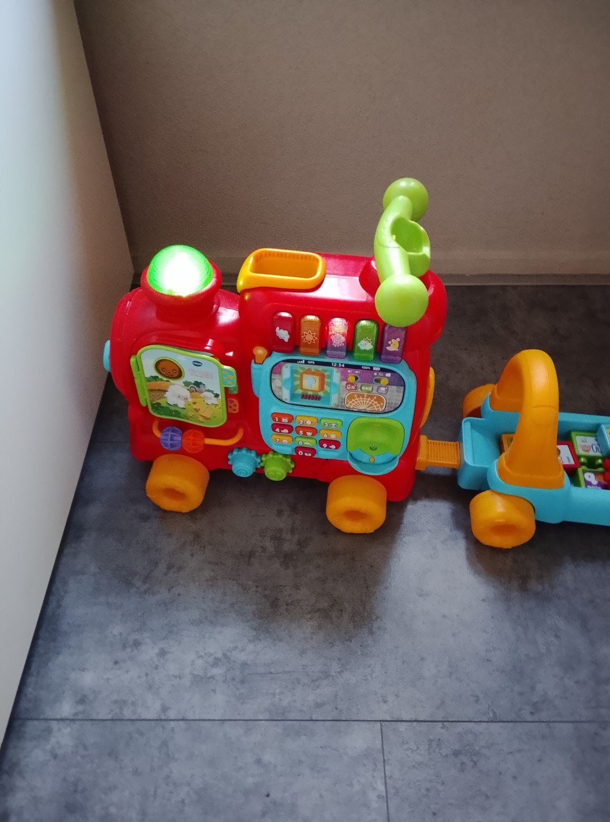 VTech Baby Speeltrein met karretje en blokken, Kinderen en Baby's, Ophalen, Gebruikt, 6 maanden tot 2 jaar