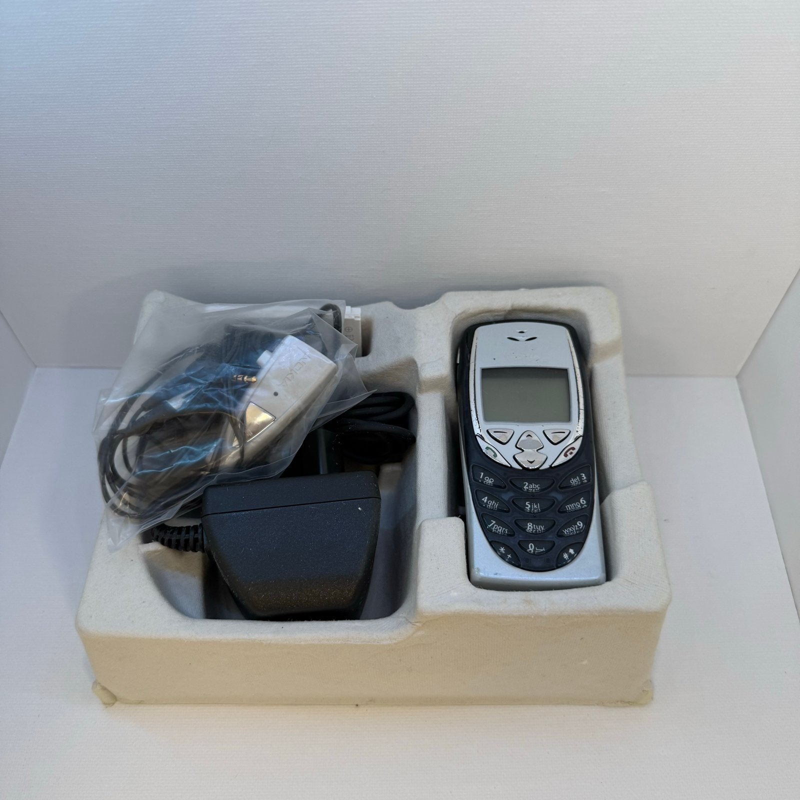 Nokia 8310 - Compleet met originele accessoires en doos, Gebruikt, Geen camera, Fysiek toetsenbord, Ophalen of Verzenden