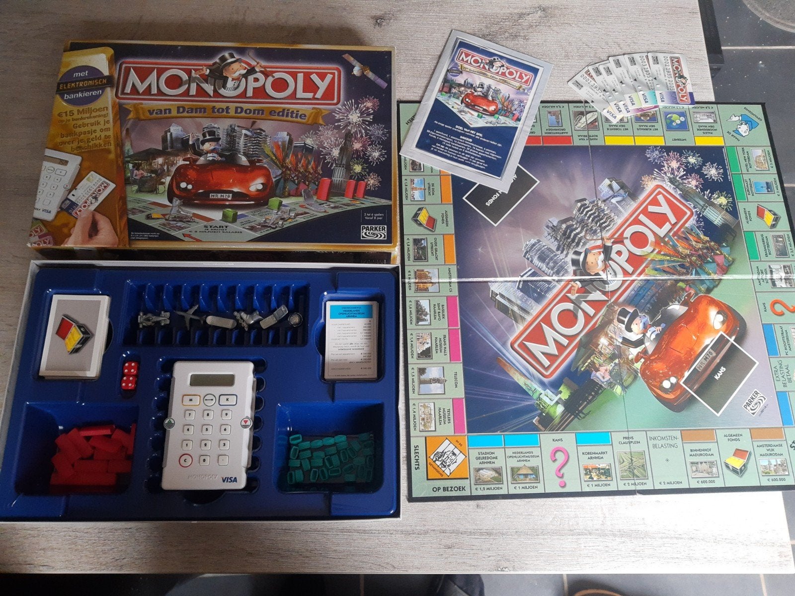 Monopoly van Dam tot Dom editie met elektronisch bankieren, Parker, Ophalen of Verzenden, Zo goed als nieuw, Drie of vier spelers