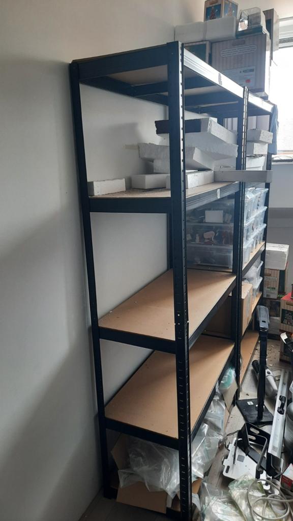 3x zwarte metalen stellingkast met houten planken, Ophalen, Gebruikt