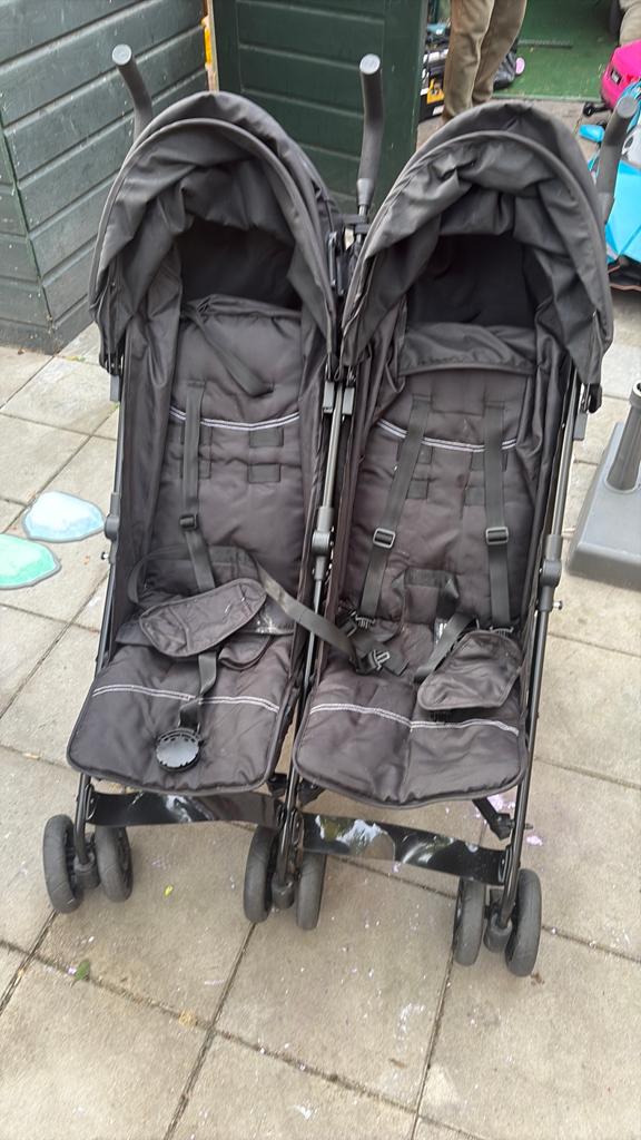 Mooiys dubbele kinderwagen, Kinderen en Baby's, Tweelingen en Meerlingen, Ophalen, Zo goed als nieuw, Kinderwagen of Buggy