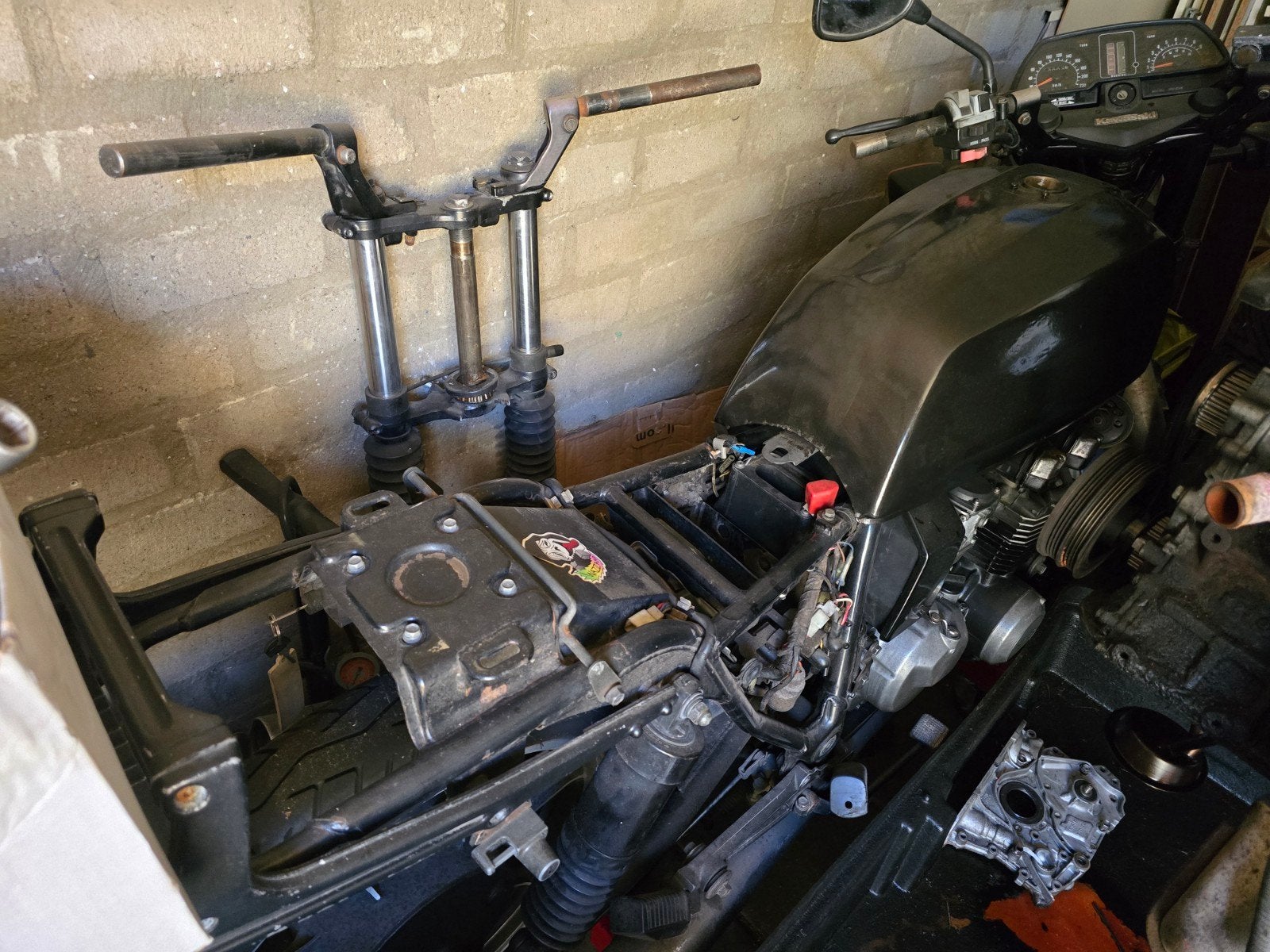 Kawasaki Z 550 GT gestrand opknapproject, Ophalen, Gebruikt