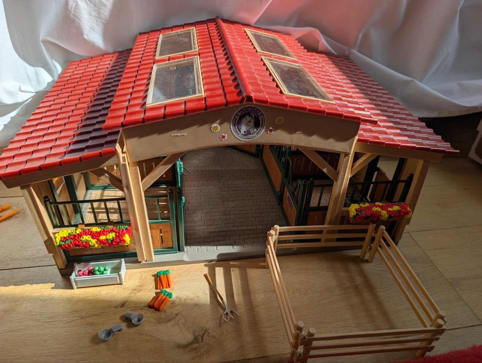 Grote Schleich Paardenstal met accessoires, Ophalen of Verzenden, Zo goed als nieuw, Jongen of Meisje