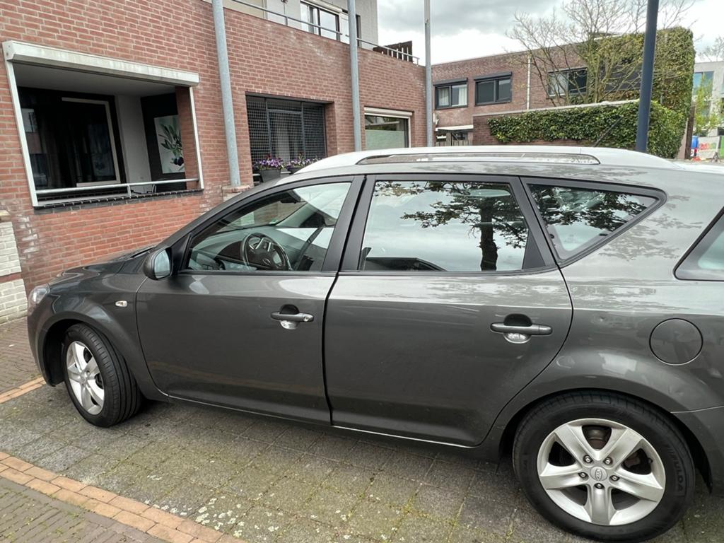 Kia (Pro) Cee d 1.4 Sporty Wagon 2012 Grijs, Auto's, Kia, Voorwielaandrijving, 4 cilinders, 1396 cc, Origineel Nederlands