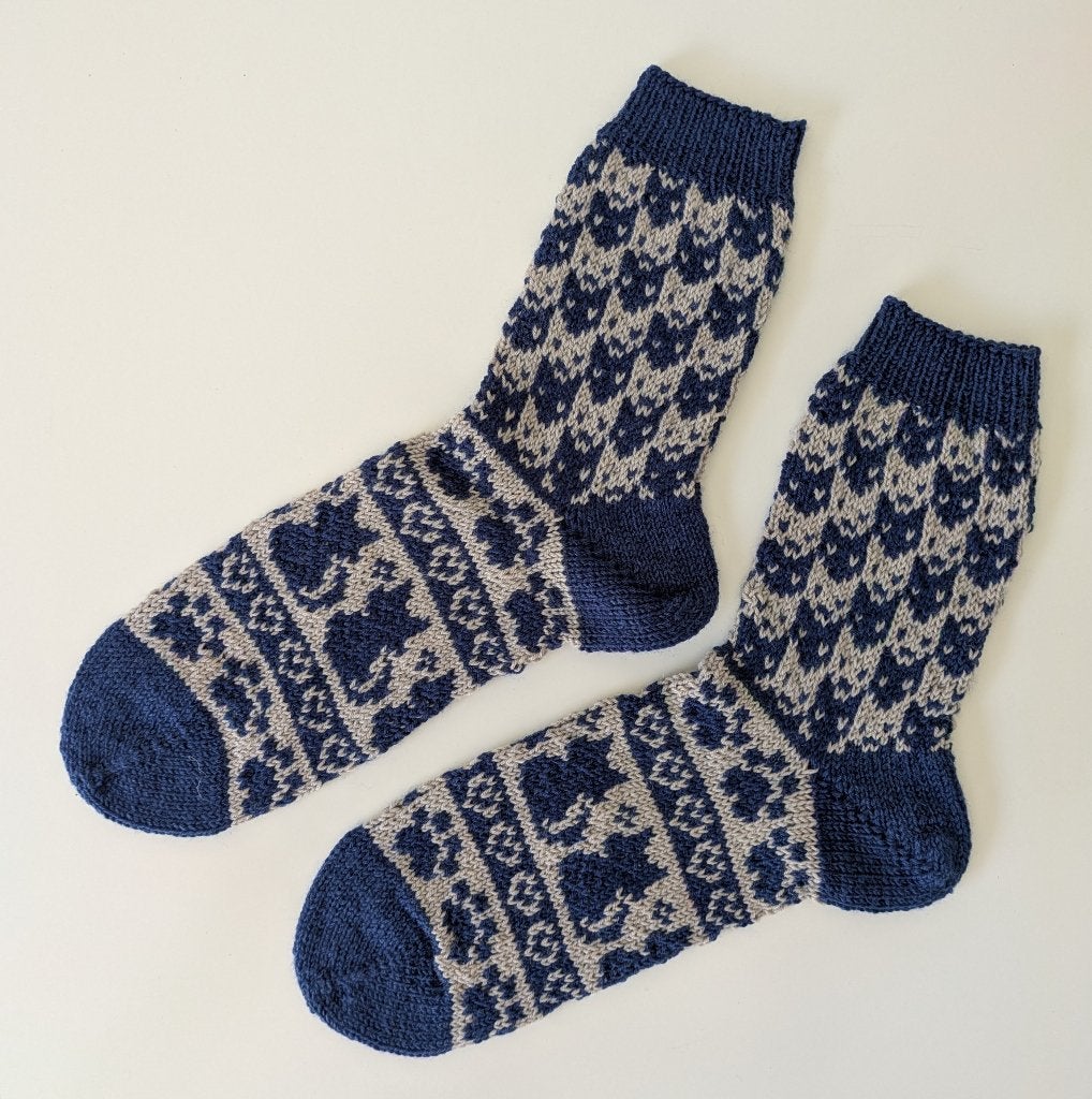 Handgebreide sokken maat 41/42 met poezenpatroon, Kleding | Dames, Sokken en Kousen, Sokken en Kniesokken, Overige kleuren, Nieuw