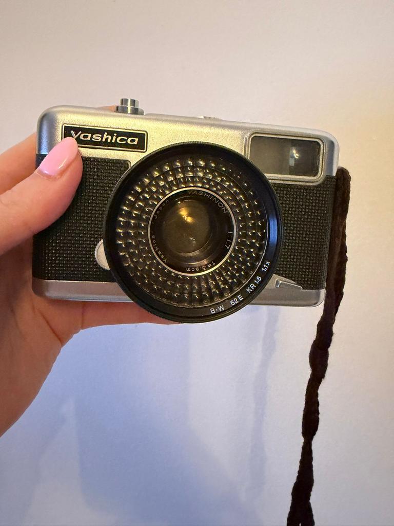 Yashica half 17, Ophalen of Verzenden, Zo goed als nieuw, Compact, Overige Merken