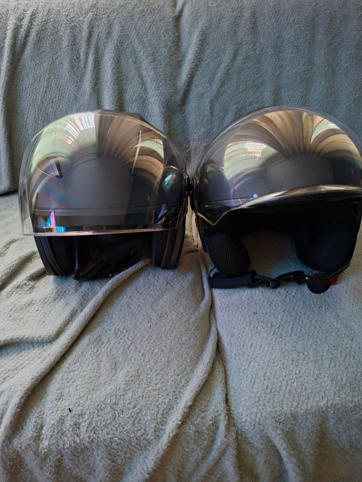 2 Gloednieuwe Scooter/Brommerhelmen, Fietsen en Brommers, Ophalen, Nieuw, Medium, Vinz