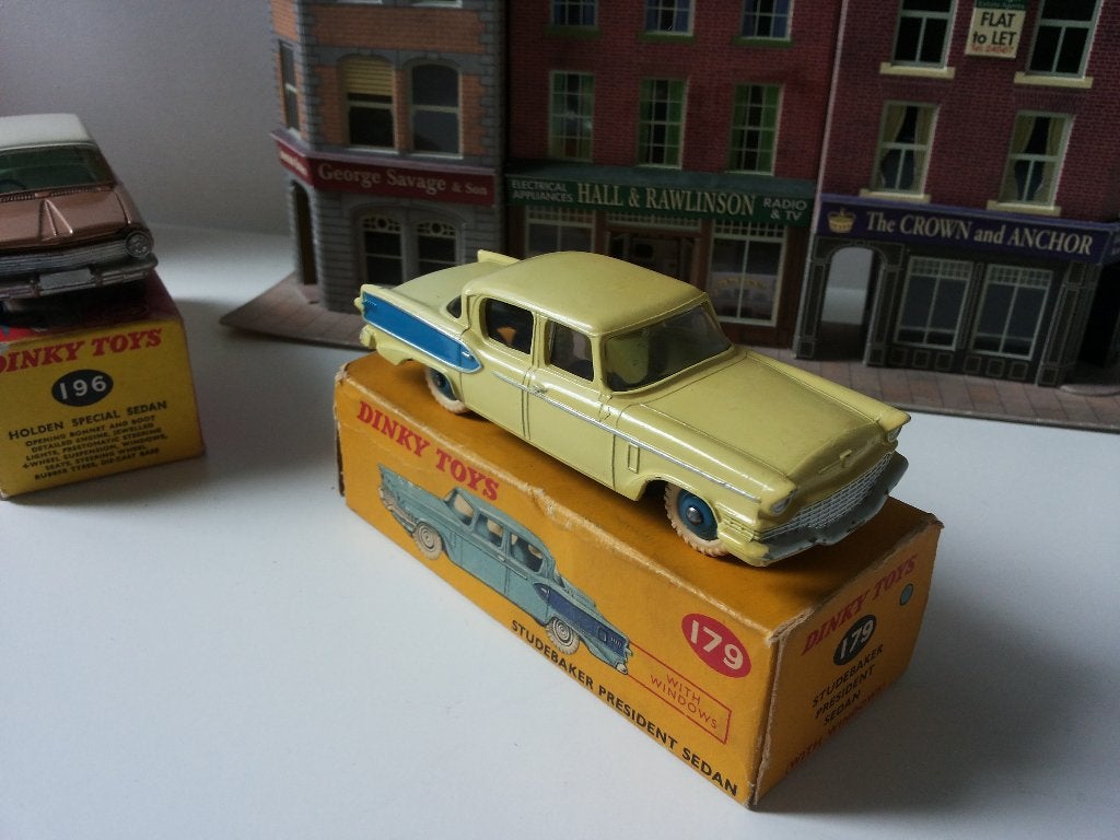 dinky toys Studebaker President Sedan no 179 met doosje, Hobby en Vrije tijd, Modelauto's | 1:43, Ophalen of Verzenden, Gebruikt