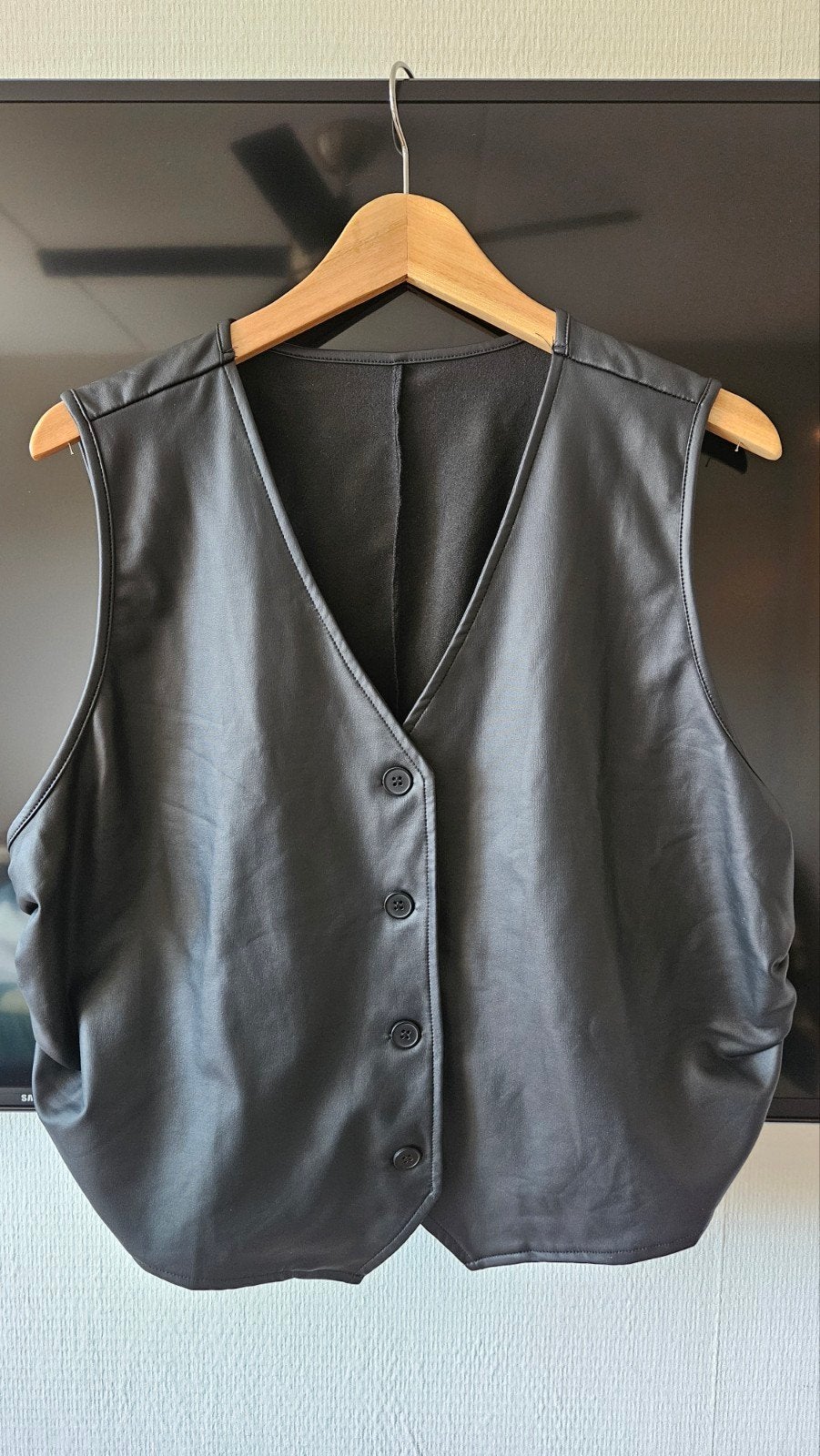 Zwart imitatie leren gilet met knoopsluiting, Onbekend, Ophalen of Verzenden, Zo goed als nieuw