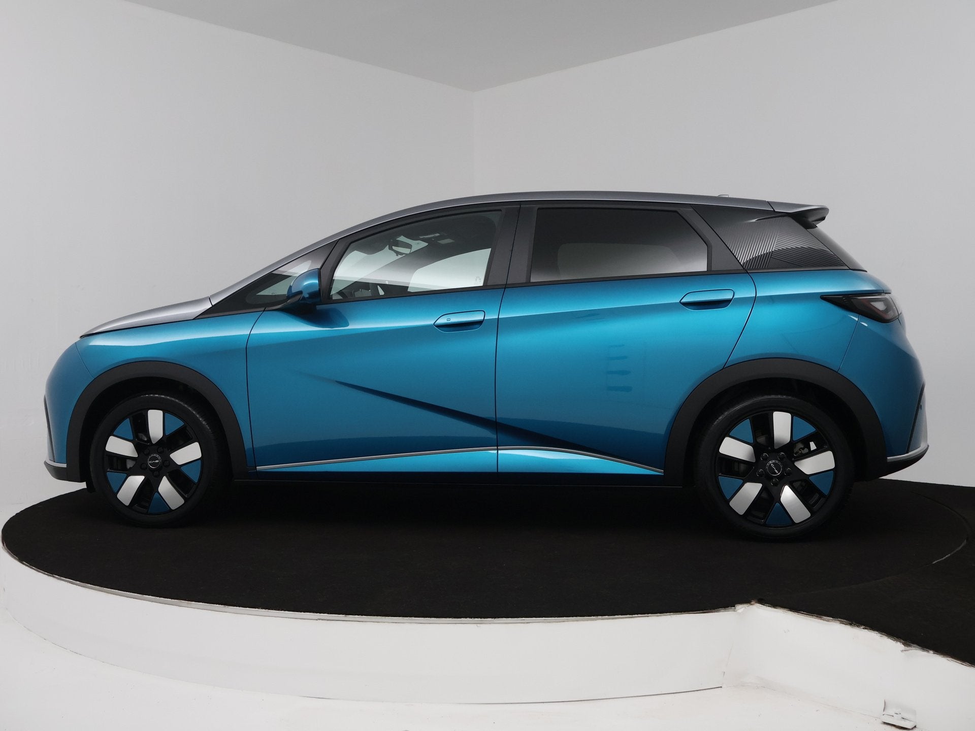 BYD Dolphin Design 60.4 kWh | Origineel NL! | NAP!, Auto's, Zwart, Blauw, 204 pk, Onderhoudsboekje