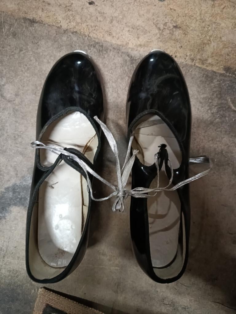 Tapdance schoenen. Tapdansen mt 37?, Ophalen of Verzenden, Zo goed als nieuw, Sneakers of Gympen
