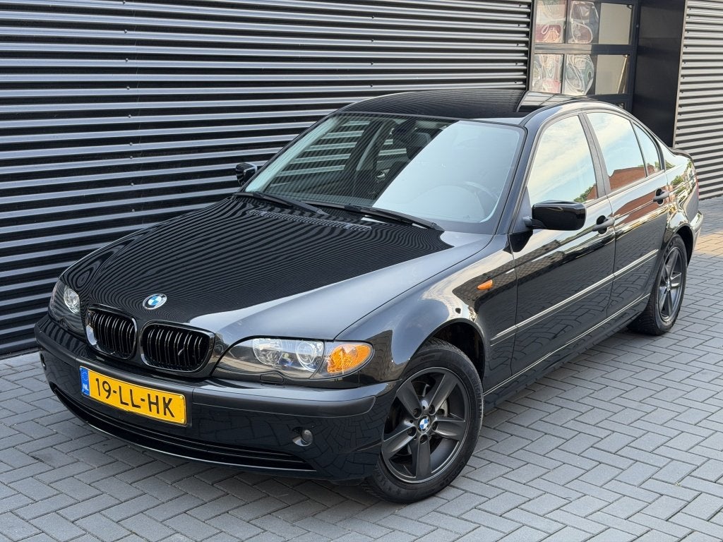 BMW 3 Serie 318i Executive| AUTOMAAT| XENON| NAVI| CRUISE| N, Auto's, Automaat, 680 kg, Zwart, Origineel Nederlands
