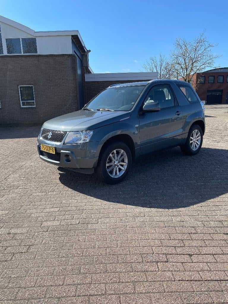 Suzuki Grand Vitara 1.6 16v High Executive 3D 2008 Grijs, 1355 kg, Zwart, 4 cilinders, Automatische klimaatregeling
