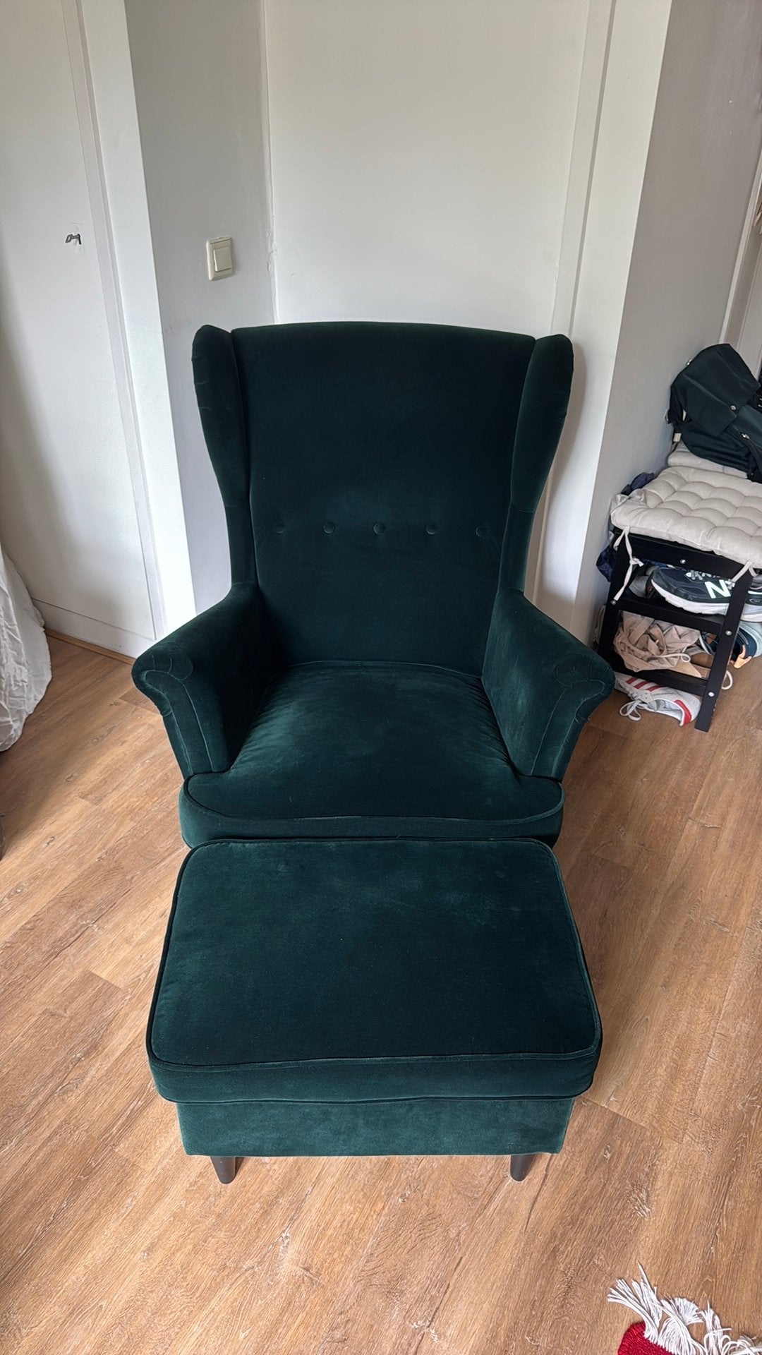 Foto 3 van Vintage fauteuil oorfauteuil groen velours + poef