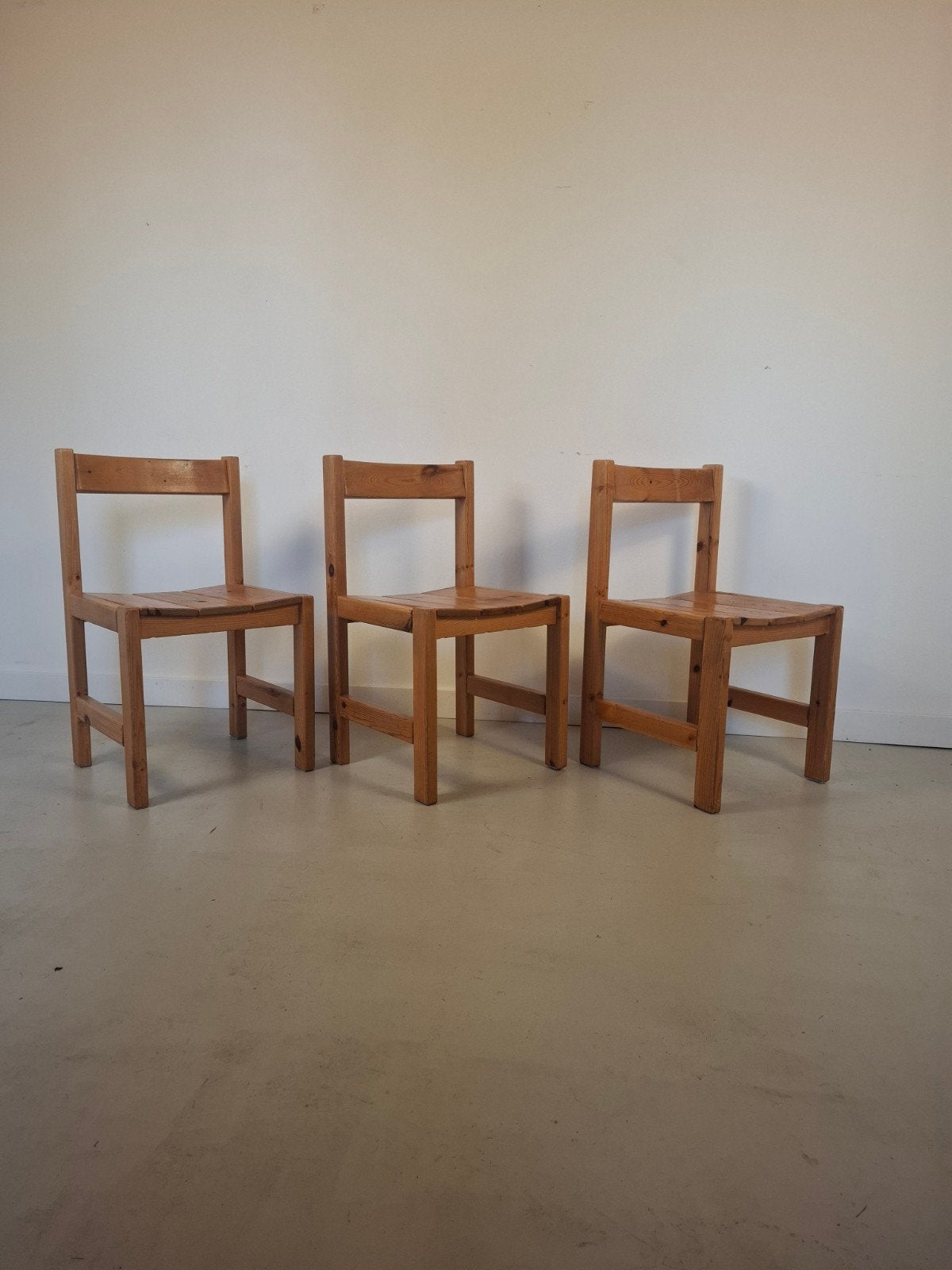 Set van 3 vintage stoelen brutalist japandi grenen stoel, Ophalen of Verzenden, Bruin