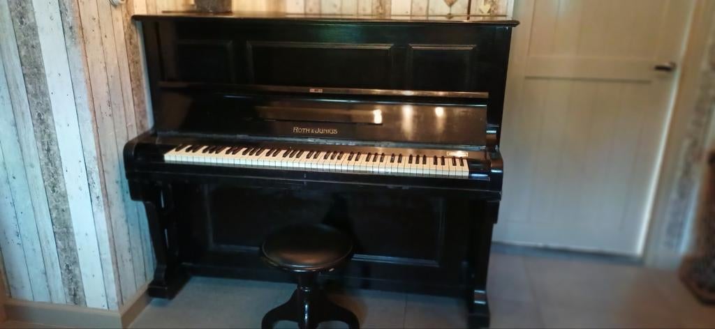 Zwarte piano Roth & Junius met draaikruk, Muziek en Instrumenten, Piano's, Gebruikt, Zwart, Ophalen