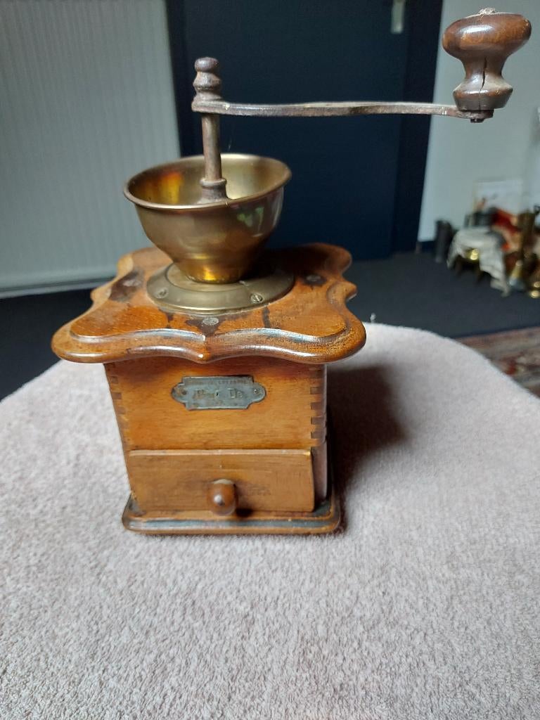 Koffiemolen antiek (Peter Dienes ), Antiek en Kunst, Antiek | Keukenbenodigdheden, Ophalen