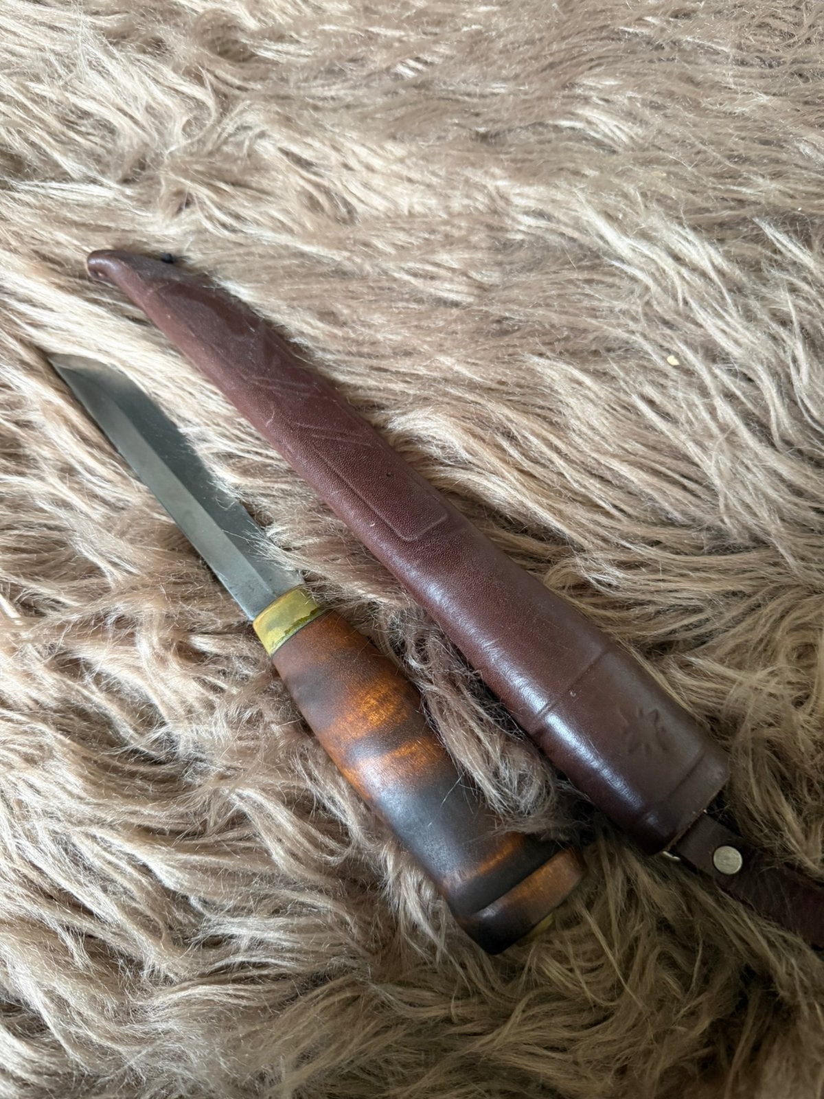 Traditioneel Scandinavisch Puukko Jachtmesmet lederen schede, Ophalen of Verzenden, Landmacht, Mes of Dolk
