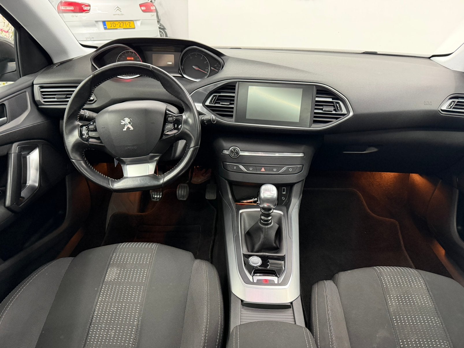 Foto 9 van Peugeot 308 1.2 E-thp 130pk 2015  bezorgen mogelijk!!