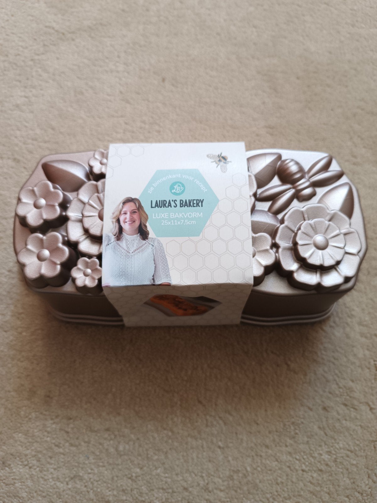 Laura's Bakery Luxe Bakvorm - Bloemen en Bijen Nieuw, Overige typen, Nieuw, Ophalen of Verzenden, Roze