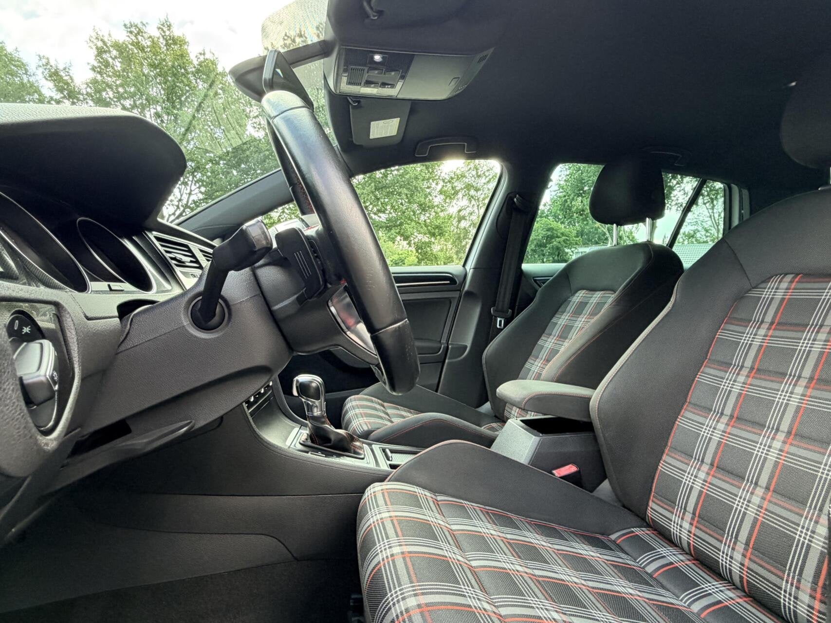 Volkswagen Golf 2.0 TSI GTI Performance | DSG | Navi | Trekh, Stof, Gebruikt, 4 cilinders, 1984 cc