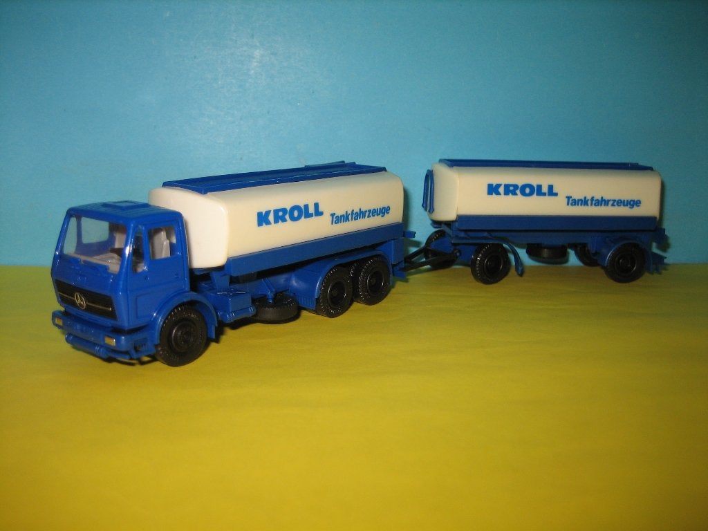 Kroll  MERCEDES  Tankwagen  Herpa, Ophalen of Verzenden, Zo goed als nieuw, Bus of Vrachtwagen, Herpa
