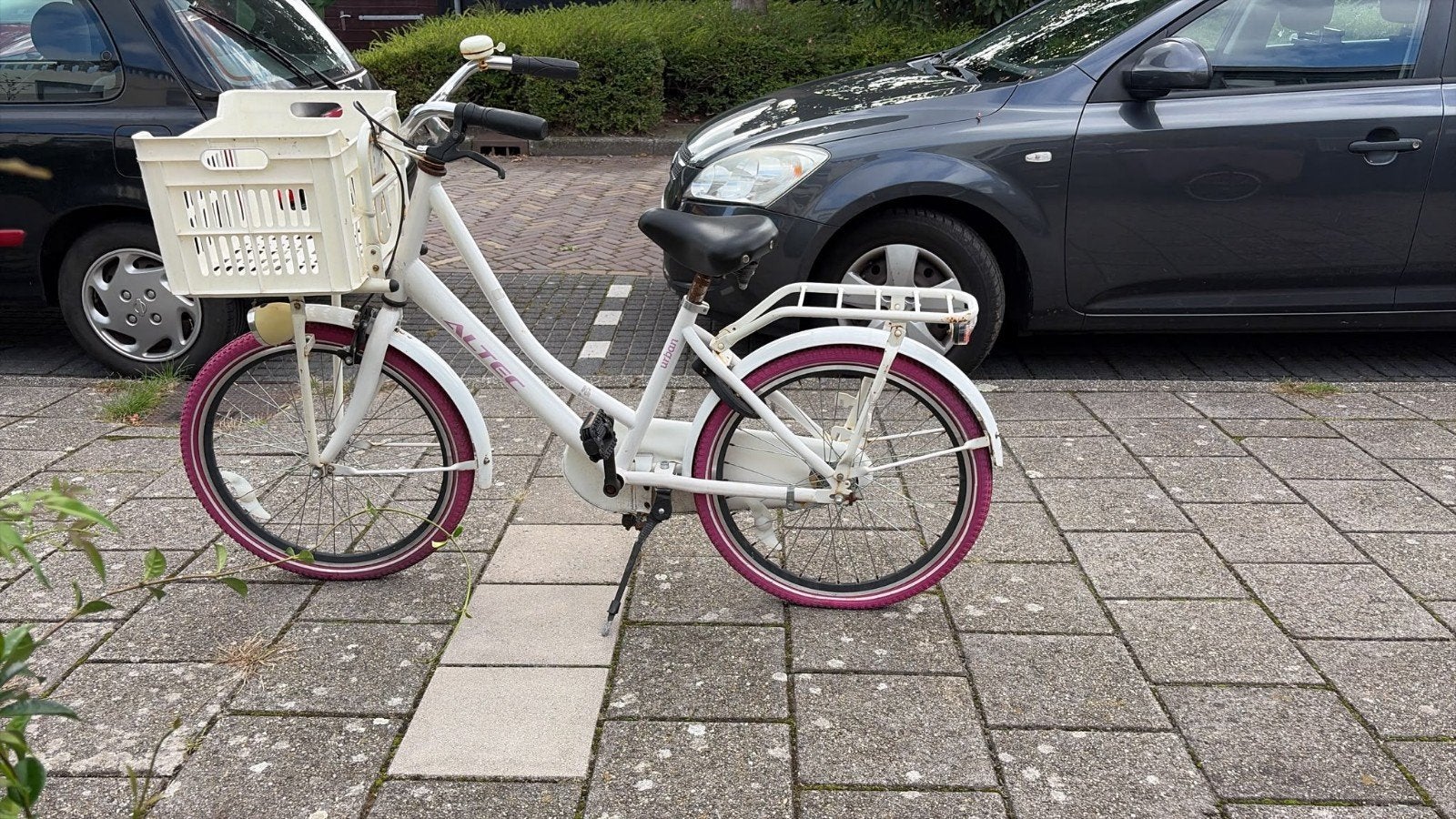 Altec meisjesfiets 22 inch met mand, Gebruikt, Ophalen of Verzenden, Handrem, Altec
