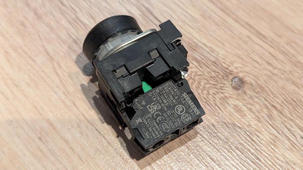 Siemens 3SU1100-0AB10-1BA0 drukschakelaar nieuw (meerdere), Ophalen of Verzenden, Nieuw