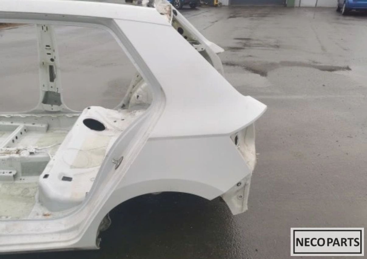 SKODA FABIA III HB ACHTERSCHERM SNIJDEEL LINKS LS9R, Gebruikt, -, Ophalen of Verzenden, -